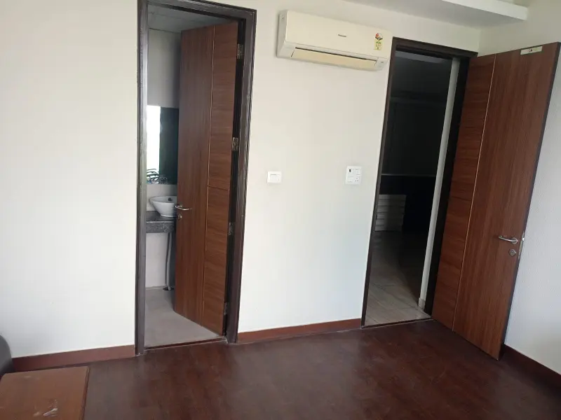 792185546_B 19 (2).webp